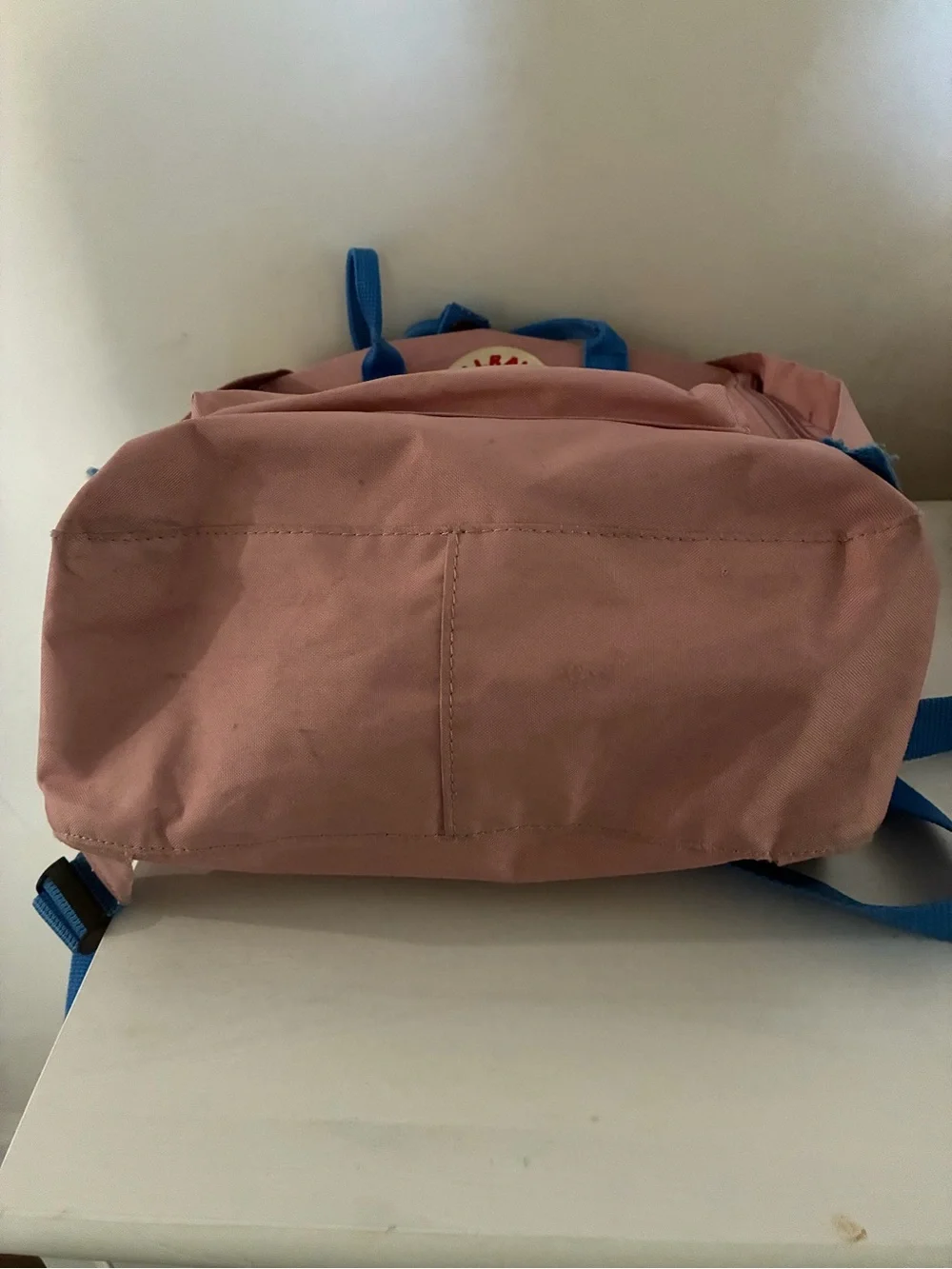 Fjallraven Kånken Backpack in Dusty Rose with Blue Handles